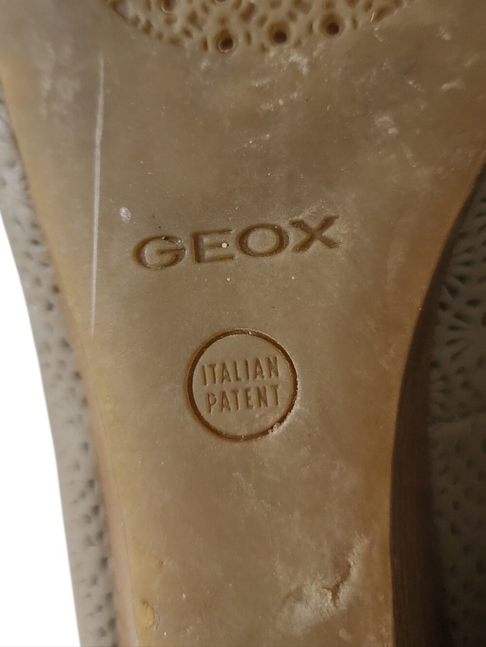 Geox Beige Laser Cut Leather Wedge Pumps Size 40 - Picture 9 of 10